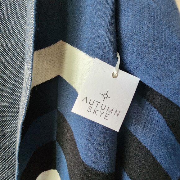 Autumn Skye blue black and white knit cardigan sweater Sz Medium - Picture 9 of 9